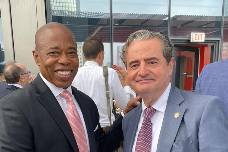 Eric Adams, Democratic Mayoral Candidate for New York<br> receives endorsement from the RABC community